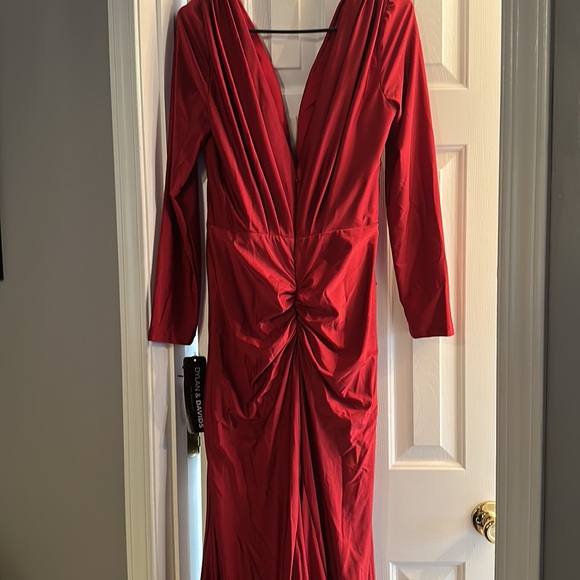 Never been worn. - Picture 4 of 4